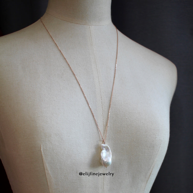 "Eve Necklace" Rainbow White Baroque Pearl 18K Rose Gold Necklace
